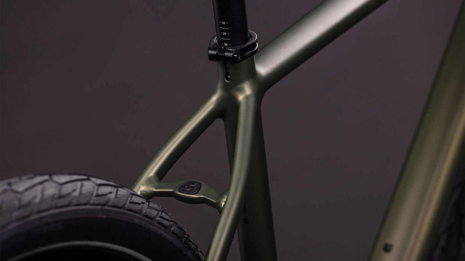 Cube Editore ONE reedgreen'n'black